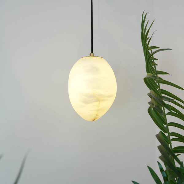 Hand‑Chiseled Galet Alabaster Brass Pendant Lamp – Sculptural Shine