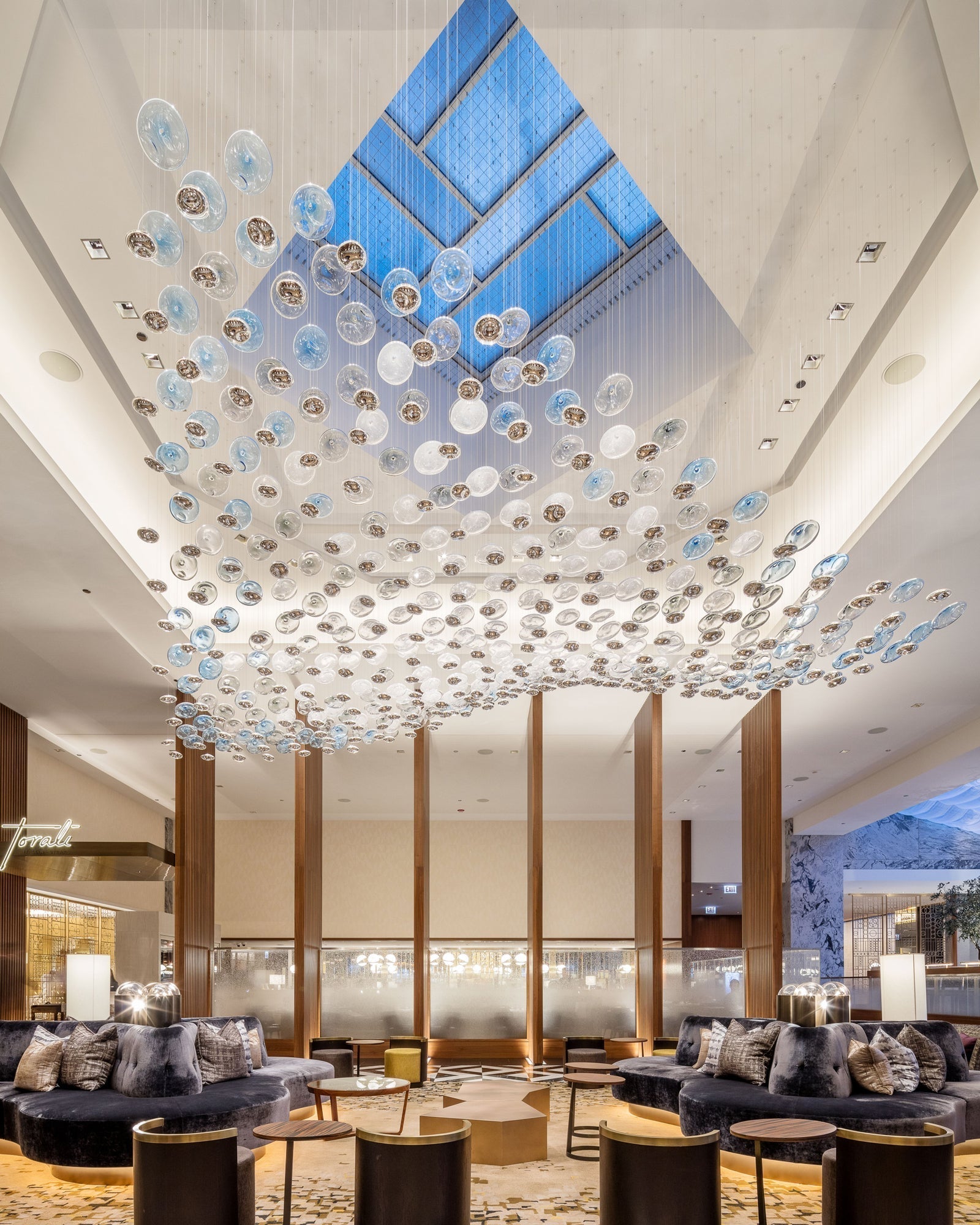 Flying Surge Chandelier-Kavker