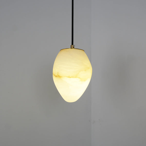 Hand‑Chiseled Galet Alabaster Brass Pendant Lamp – Sculptural Shine
