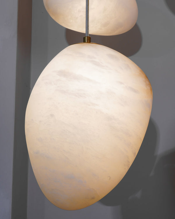 Hand‑Chiseled Galet Alabaster Brass Pendant Lamp – Sculptural Shine