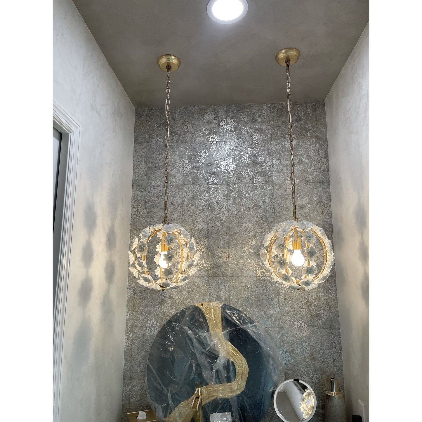 Monte Carlo Round Flower Pendant - Kavker