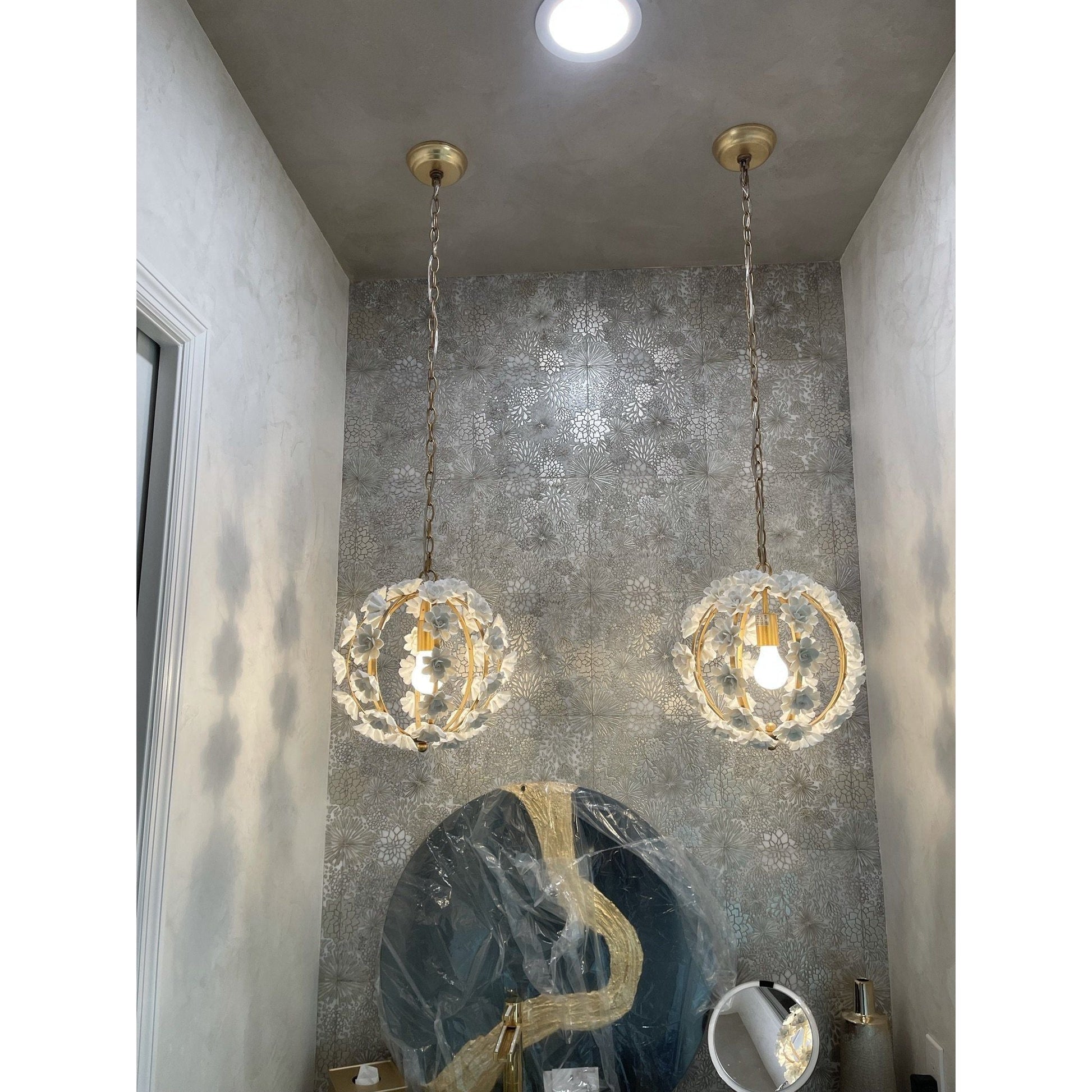 Monte Carlo Round Flower Pendant - Kavker