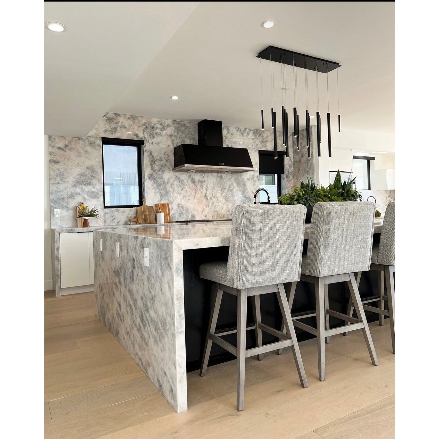 Bellini Rectangular Two-Tone Tubular Pendant Light Chandelier- Kavker